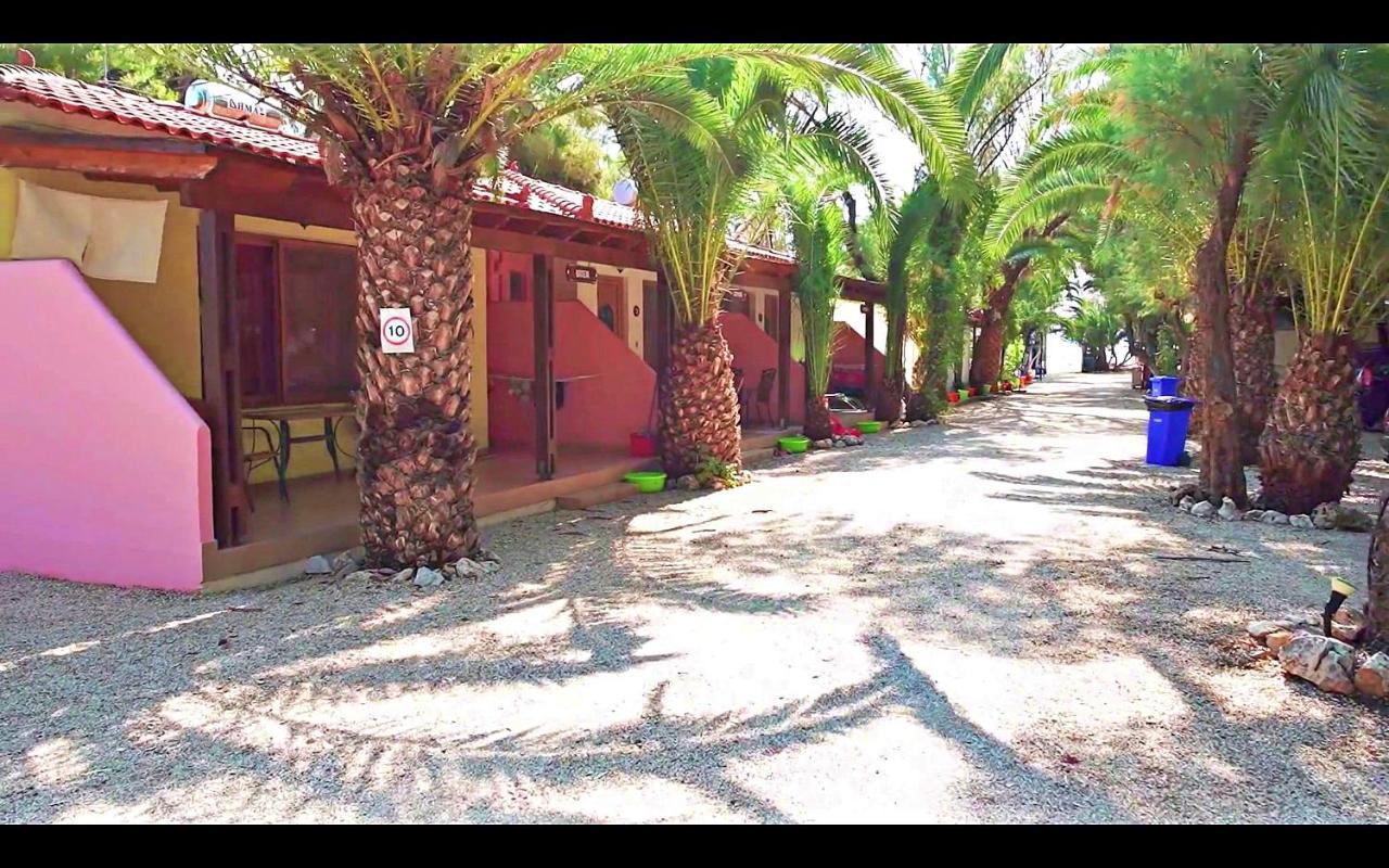 Poseidon Bungalows Iria Bagian luar foto